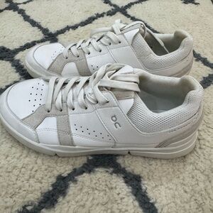White On Cloud Sneakers 8.5 UEC